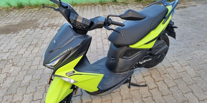 Bild des Fahrschulroller Modell: Kymco Super 8